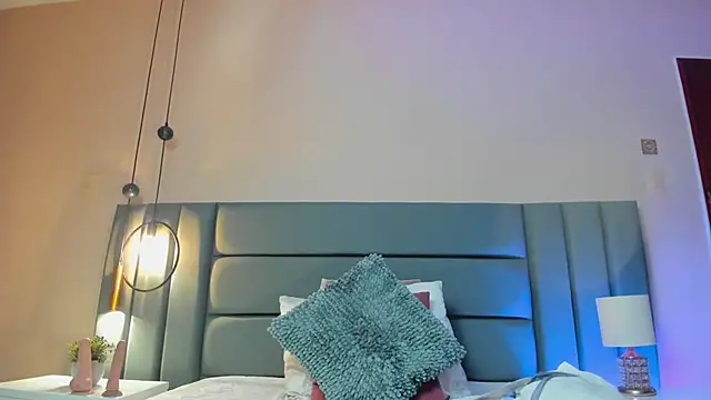 NoraDasilva online show from October 16, 12:22 am