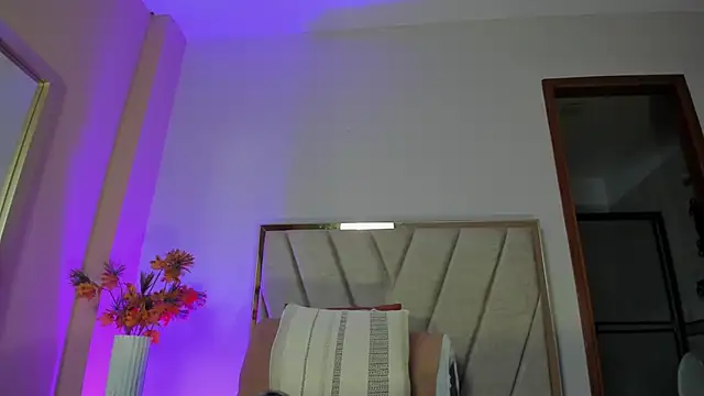 NoraDasilva online show from October 22, 11:59 pm