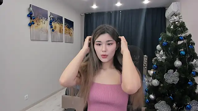 AnneTLi online show from December 17, 3:39 am