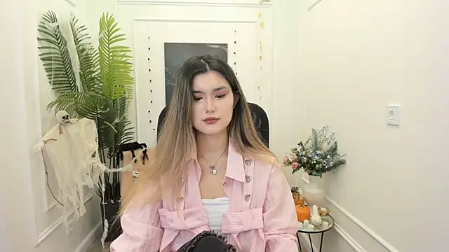 AnneTLi online show from October 30, 3:19 am