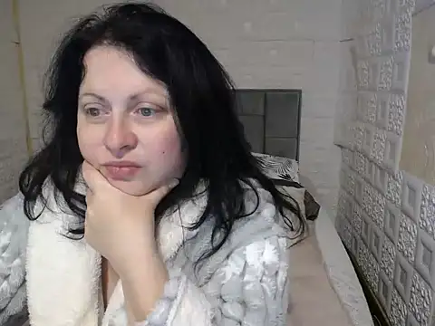 Lillian2 online show from December 2, 7:36 am