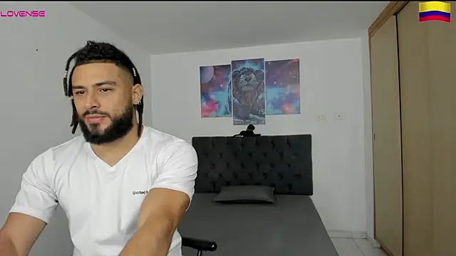 Louis marley   online show from December 28, 11:48 pm