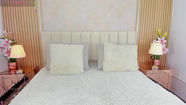 LUNATAYLORS online show from November 5, 11:10 am