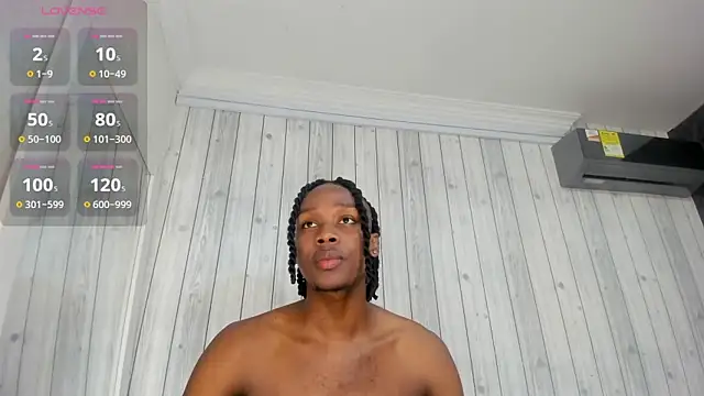 Snapshot of DominicSccott chatting on February 3, 12:57 pm DominicSccott online show from February 3, 12:57 pm