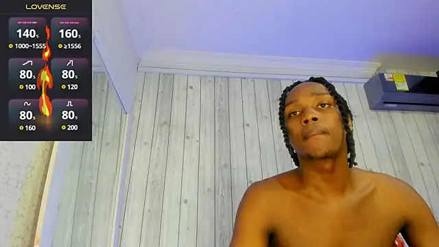 Snapshot of DominicSccott chatting on February 5, 12:38 pm DominicSccott online show from February 5, 12:38 pm