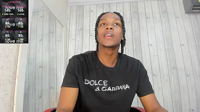 Snapshot of DominicSccott chatting on February 8, 12:06 pm DominicSccott online show from February 8, 12:06 pm