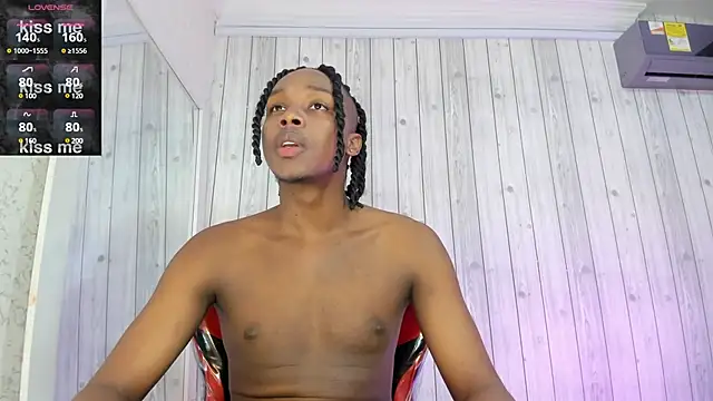 Snapshot of DominicSccott chatting on February 9, 12:30 pm DominicSccott online show from February 9, 12:30 pm