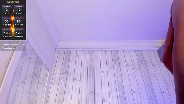 Snapshot of DominicSccott chatting on February 11, 6:44 pm DominicSccott online show from February 11, 6:44 pm