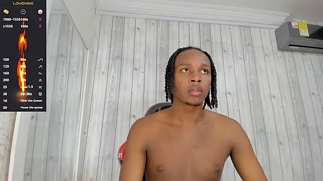 Snapshot of DominicSccott chatting on March 1, 12:01 pm DominicSccott online show from March 1, 12:01 pm