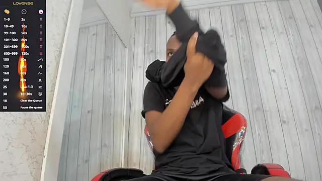 Snapshot of DominicSccott chatting on March 12, 12:57 pm DominicSccott online show from March 12, 12:57 pm