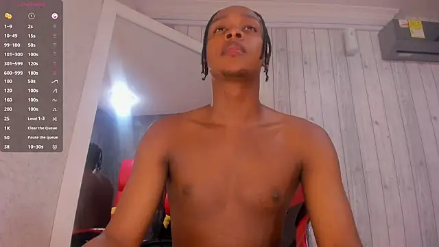 Snapshot of DominicSccott chatting on September 17, 12:29 pm DominicSccott online show from September 17, 12:29 pm