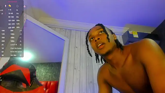 Snapshot of DominicSccott chatting on October 21, 1:01 pm DominicSccott online show from October 21, 1:01 pm