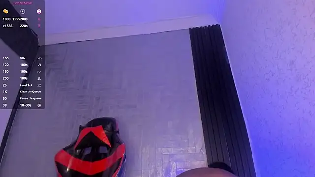 Snapshot of DominicSccott chatting on October 22, 1:00 pm DominicSccott online show from October 22, 1:00 pm