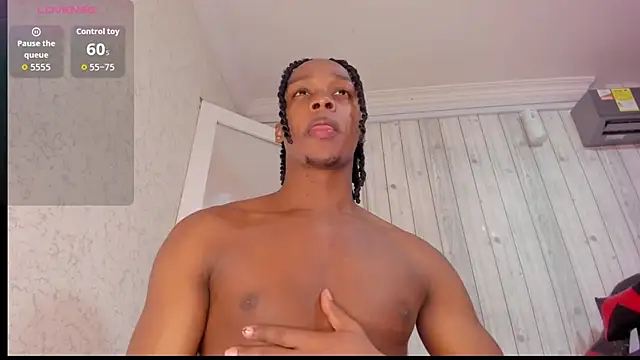 Snapshot of DominicSccott chatting on October 24, 12:34 pm DominicSccott online show from October 24, 12:34 pm