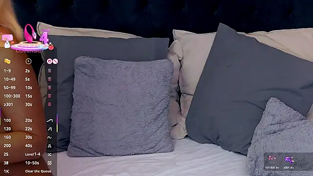 AlizNichols online show from March 10, 8:15 am