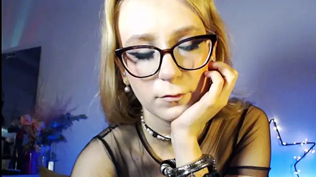 welliza online show from March 19, 12:59 am