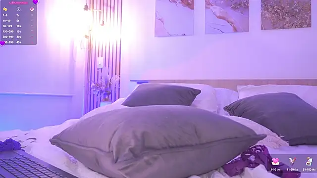 Snapshot of LillyThompson chatting on February 19, 4:23 am LillyThompson online show from February 19, 4:23 am