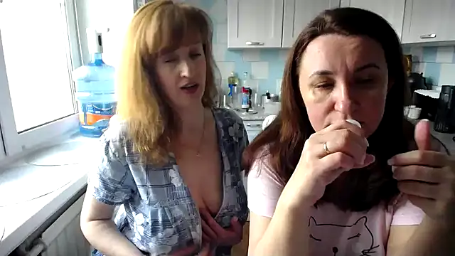 Snapshot of DonnaMagdalena chatting on March 7, 9:29 am DonnaMagdalena online show from March 7, 9:29 am