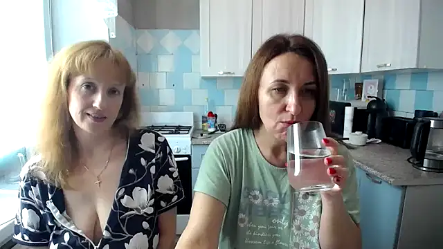 Snapshot of DonnaMagdalena chatting on September 10, 7:52 am DonnaMagdalena online show from September 10, 7:52 am