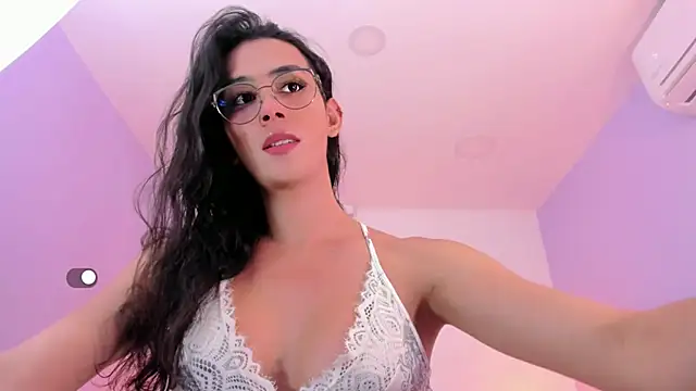 Snapshot of Andrea_Marinn chatting on November 21, 2:32 am Andrea Marinn online show from November 21, 2:32 am