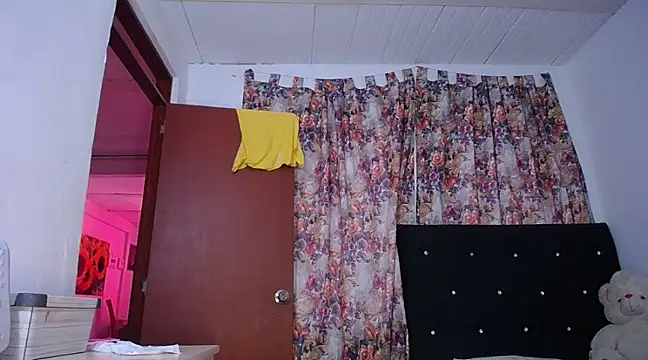 yselahot online show from January 5, 3:55 pm