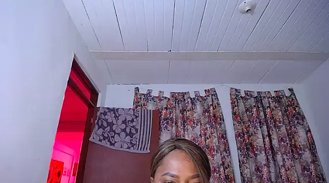 yselahot online show from January 14, 8:15 pm