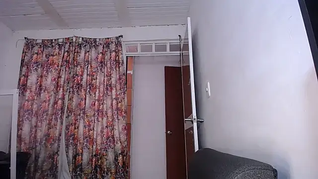 yselahot online show from September 29, 3:50 pm