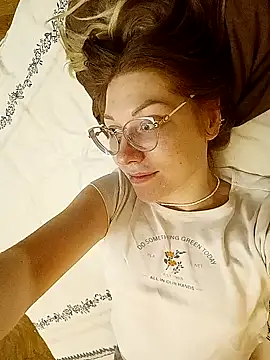  Sweet Love  online show from December 17, 3:17 am