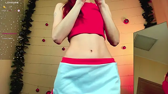 Snapshot of Sally_Biscuit chatting on December 13, 1:44 pm Sally Biscuit online show from December 13, 1:44 pm