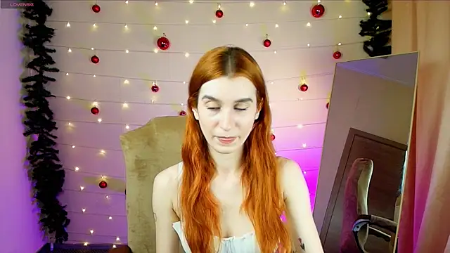 Snapshot of Sally_Biscuit chatting on December 22, 10:28 am Sally Biscuit online show from December 22, 10:28 am