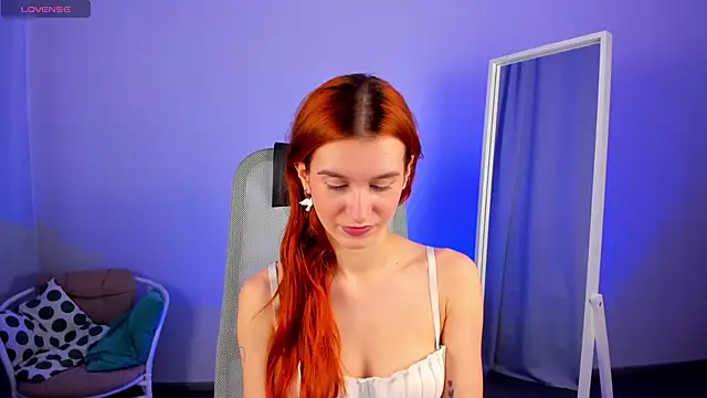 Snapshot of Sally_Biscuit chatting on January 19, 10:28 am Sally Biscuit online show from January 19, 10:28 am