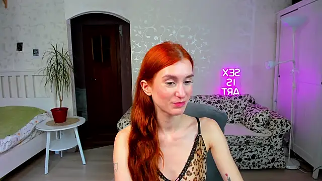 Snapshot of Sally_Biscuit chatting on September 11, 12:05 pm Sally Biscuit online show from September 11, 12:05 pm