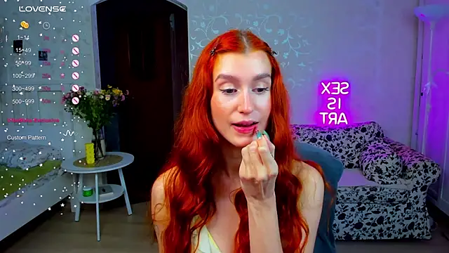 Snapshot of Sally_Biscuit chatting on September 19, 10:27 am Sally Biscuit online show from September 19, 10:27 am