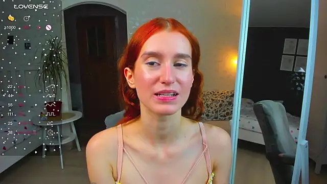 Snapshot of Sally_Biscuit chatting on October 27, 12:42 pm Sally Biscuit online show from October 27, 12:42 pm