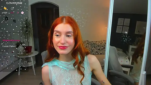 Snapshot of Sally_Biscuit chatting on October 28, 12:30 pm Sally Biscuit online show from October 28, 12:30 pm