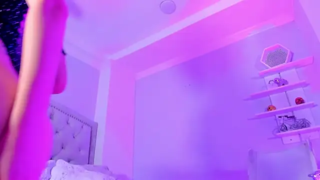 CamileHolmes online show from February 27, 8:06 am