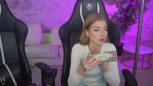 Jasmine Flow online show from November 20, 8:47 am