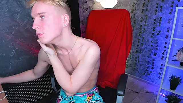 Snapshot of AlexxSweet chatting on December 4, 10:35 am AlexxSweet online show from December 4, 10:35 am