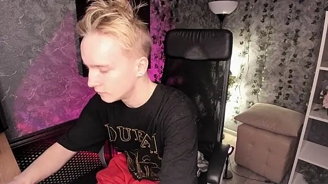 Snapshot of AlexxSweet chatting on December 11, 7:42 am AlexxSweet online show from December 11, 7:42 am