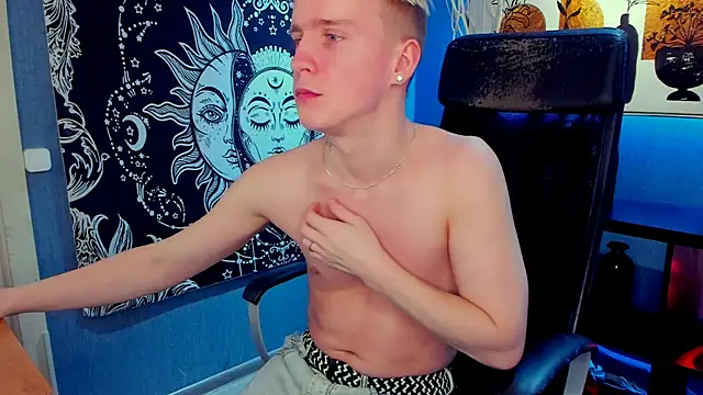 Snapshot of AlexxSweet chatting on December 14, 1:38 pm AlexxSweet online show from December 14, 1:38 pm