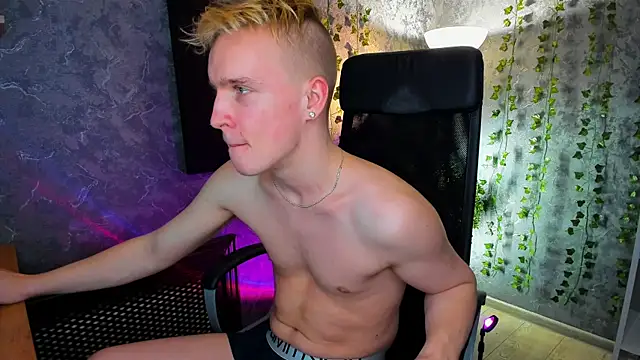 Snapshot of AlexxSweet chatting on January 4, 3:39 pm AlexxSweet online show from January 4, 3:39 pm