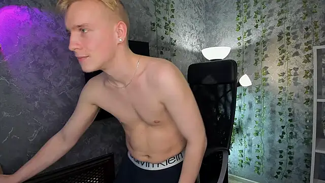 Snapshot of AlexxSweet chatting on January 5, 10:10 am AlexxSweet online show from January 5, 10:10 am