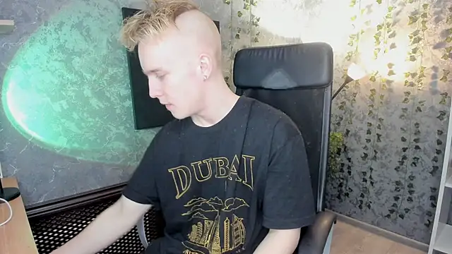 Snapshot of AlexxSweet chatting on January 31, 9:37 am AlexxSweet online show from January 31, 9:37 am