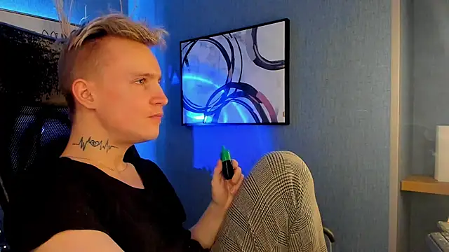 Snapshot of AlexxSweet chatting on February 23, 6:56 pm AlexxSweet online show from February 23, 6:56 pm