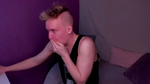 Snapshot of AlexxSweet chatting on March 1, 6:46 am AlexxSweet online show from March 1, 6:46 am