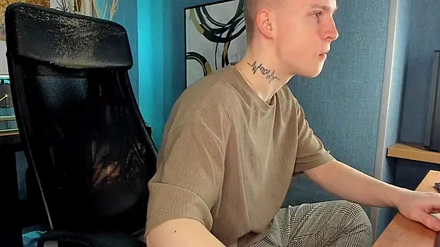 Snapshot of AlexxSweet chatting on March 9, 6:50 am AlexxSweet online show from March 9, 6:50 am