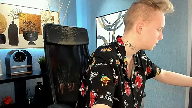 Snapshot of AlexxSweet chatting on March 15, 6:36 am AlexxSweet online show from March 15, 6:36 am