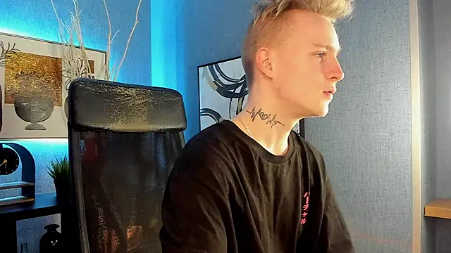 Snapshot of AlexxSweet chatting on March 16, 6:53 am AlexxSweet online show from March 16, 6:53 am