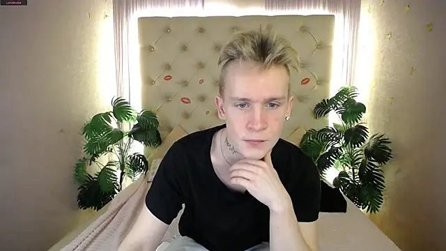 Snapshot of AlexxSweet chatting on March 23, 5:10 am AlexxSweet online show from March 23, 5:10 am