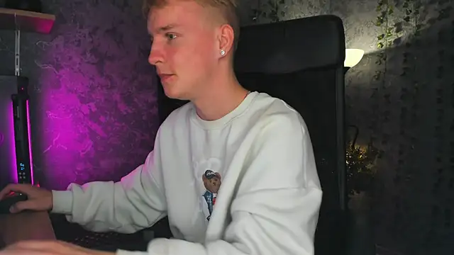 Snapshot of AlexxSweet chatting on September 14, 6:56 am AlexxSweet online show from September 14, 6:56 am